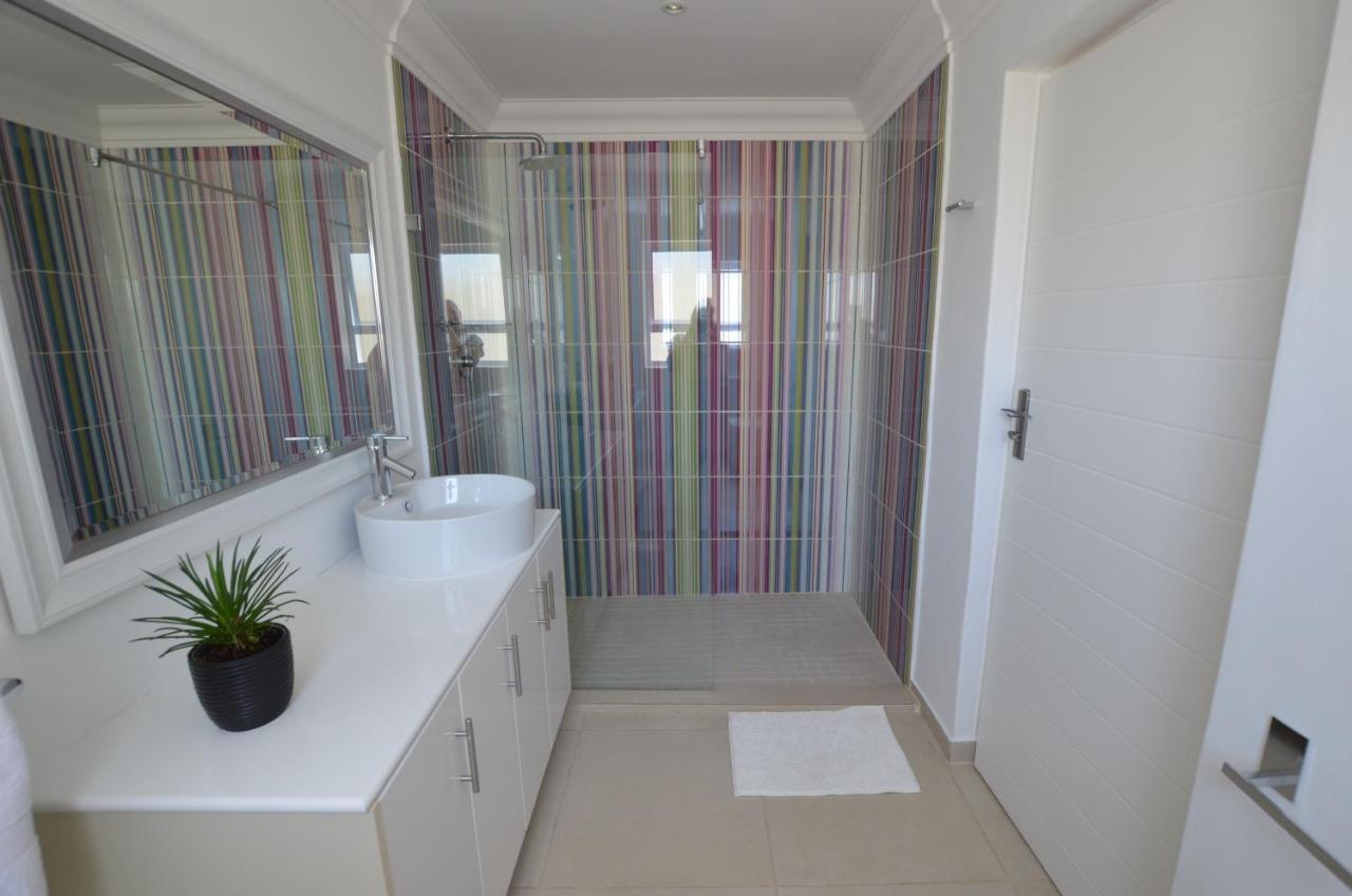Villa Watsonia Bloubergstrand Exterior photo